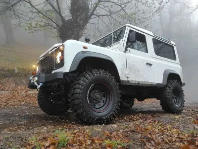 Usado Land Rover Defender 122 HP (89 kW) 2002 Branco Carrinha