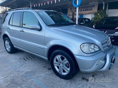 Usata Mercedes ML270 Classic 163 CV (119 kW) 2005 Grigio SUV