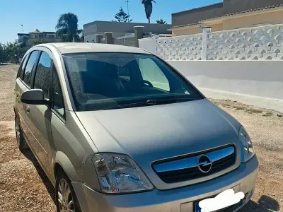 Usata Opel Meriva 90 CV (66 kW) 2009 Monovolume