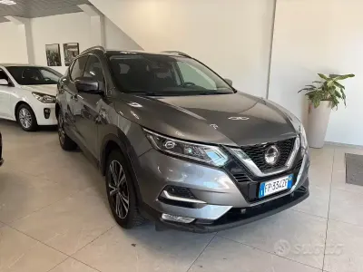 Usata Nissan Qashqai Tekna 131 CV (96 kW) 2018 Grigio SUV