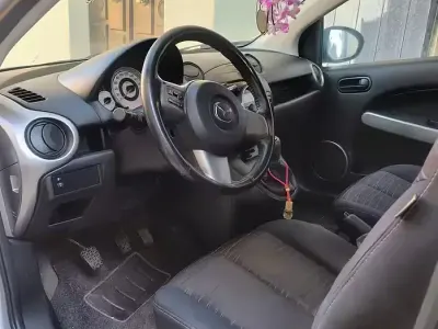Usata Mazda 2 68 CV (50 kW) 2009 Grigio Utilitaria