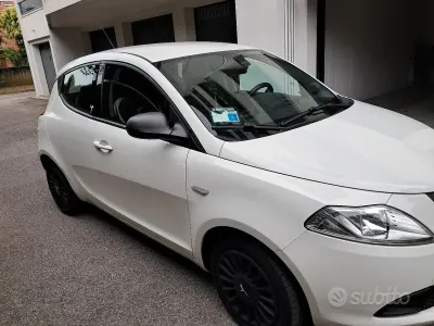 Usata Lancia Ypsilon S 69 CV (50 kW) 2014 Bianco Utilitaria