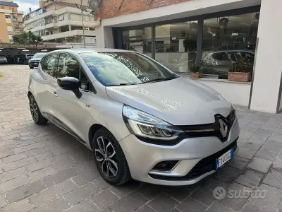Usata Renault Clio Intens 90 CV (66 kW) 2019 Grigio Utilitaria
