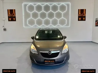 Usata Opel Meriva Cosmo 120 CV (88 kW) 2011 Marrone Monovolume