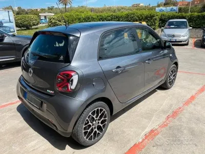 Begagnad Smart ForFour Electric Drive 41 kW (56 HK) 2020 Grå Sedan
