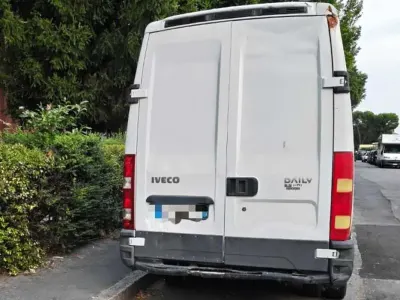 Usata Iveco Daily 126 CV (92 kW) 2009 Bianco Furgone