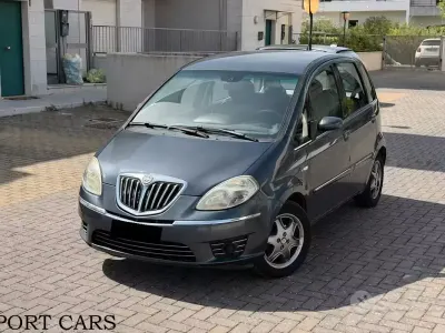 Usata Lancia Musa 90 CV (66 kW) 2009 Grigio Monovolume