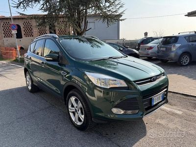 Usata Ford Kuga Titanium 120 CV (88 kW) 2016 Verde SUV