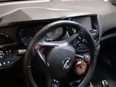 Usata Opel Karl Rocks 73 CV (53 kW) 2018 Utilitaria