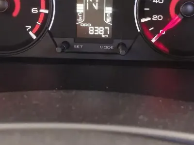 Usata Mahindra KUV100 87 CV (63 kW) 2024 Bianco SUV
