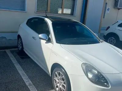Usata Alfa Romeo Giulietta 140 CV (102 kW) 2012 Bianco Utilitaria