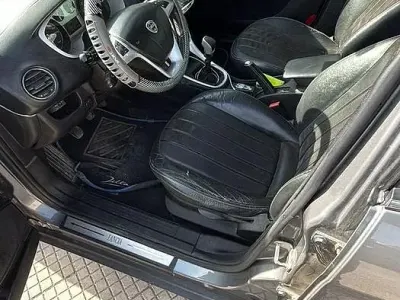 Usata Lancia Delta 120 CV (88 kW) 2011 Marrone Utilitaria