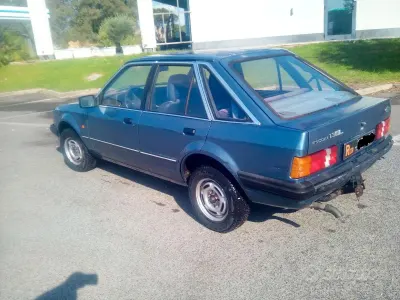 Usata Ford Escort 69 CV (50 kW) 1982 Blu Utilitaria
