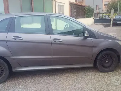 Usata Mercedes B180 116 CV (85 kW) 2010 Monovolume
