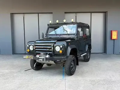Usata Land Rover Defender 136 CV (100 kW) 1995 Nero SUV