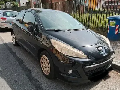 Usata Peugeot 207 75 CV (55 kW) 2010 Nero Berlina