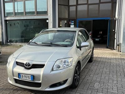 Usata Toyota Auris Sol 90 CV (66 kW) 2009 Grigio Utilitaria