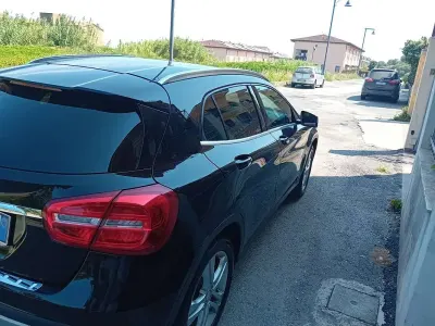 Usata Mercedes GLA200 136 CV (100 kW) 2016 Nero SUV