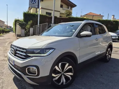 Usata VW T-Cross Advance 110 CV (80 kW) 2023 Ascor gray SUV
