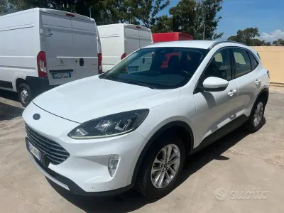 Usata Ford Kuga 120 CV (88 kW) 2022 Bianco SUV
