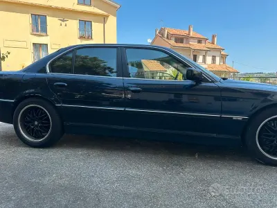 Usata BMW 730 193 CV (141 kW) 2000 Bluazzurro Berlina
