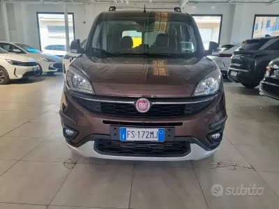 Usata Fiat Doblò Trekking 120 CV (88 kW) 2018 Marrone Monovolume