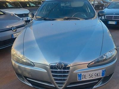 Usata Alfa Romeo 147 119 CV (87 kW) 2010 Grigio Utilitaria