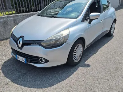 Usata Renault Clio IV Expression 73 CV (53 kW) 2015 Grigio Berlina
