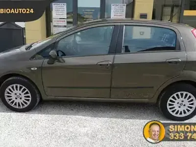 Occasion Fiat Grande Punto Active 77 ch (56 kW) 2009 Marron Citadine