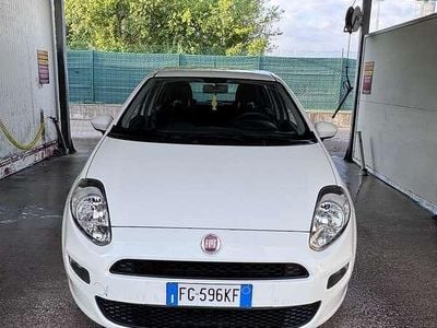 Usata Fiat Punto Young 69 CV (50 kW) 2016 Bianco Utilitaria