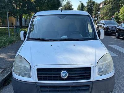 Käytetty Fiat Doblò 75 HP (55 kW) 2006 Valkoinen Tila-auto