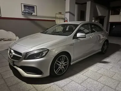Usata Mercedes A180 Premium 109 CV (80 kW) 2017 Utilitaria