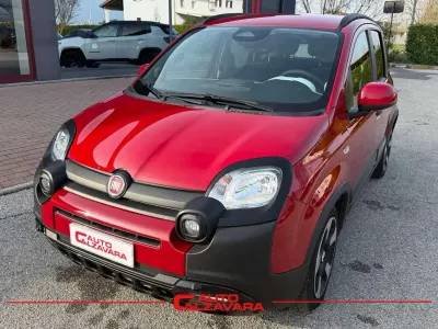 Usata Fiat Panda Cross Cross 69 CV (50 kW) 2025 Rosso passione Utilitaria