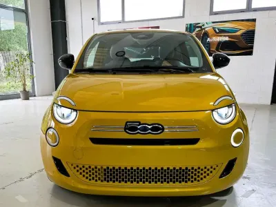 Uusi Fiat 500 Icon 65 HP (47 kW) 2026 Kulta Viistoperä