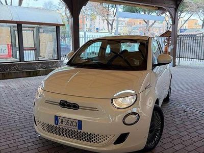 Usata Fiat 500e Icon 42 kW (58 CV) 2021 Bianco Utilitaria