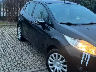 Usata Ford Fiesta 97 CV (71 kW) 2009 Nero Berlina