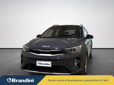 Usata Kia Stonic Urban 84 CV (61 kW) 2022 Grigio metallizzato SUV