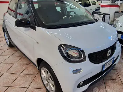 Usata Smart ForFour 71 CV (52 kW) 2018 Bianco Utilitaria