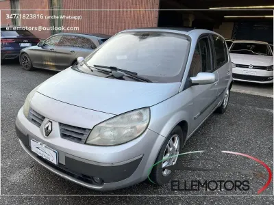 Usata Renault Scénic II 120 CV (88 kW) 2005 Argento Monovolume