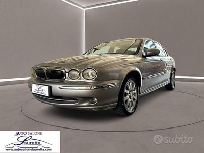 Usata Jaguar X-type Executive 196 CV (144 kW) 2001 Argento Berlina