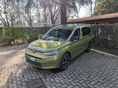 Usata VW Caddy Maxi Life 122 CV (89 kW) 2023 Golden green metallic Monovolume