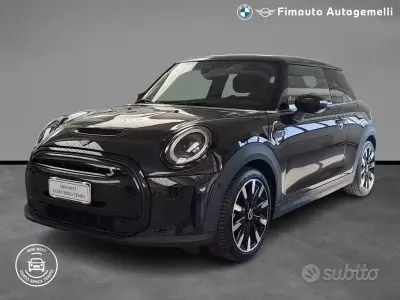 Usata Mini Cooper SE 75 kW (102 CV) 2023 Nero / metallizzato Utilitaria