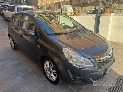 Usata Opel Corsa 86 CV (63 kW) 2012 Grigio Utilitaria