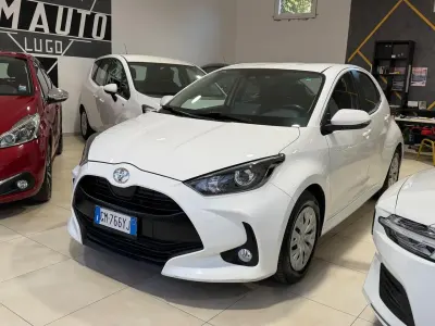 Usata Toyota Yaris Trend 72 CV (52 kW) 2023 Bianco Utilitaria