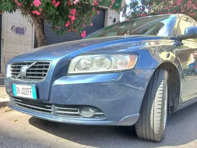 Usata Volvo S40 Momentum 136 CV (100 kW) 2009 Blu/azzurro Berlina