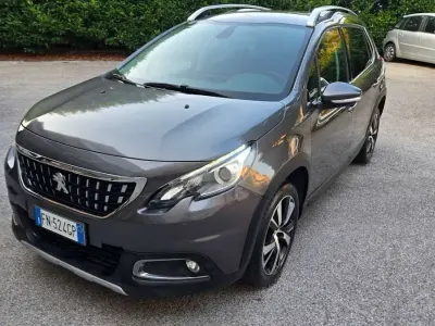 Usata Peugeot 2008 Allure 99 CV (72 kW) 2018 Grigio SUV