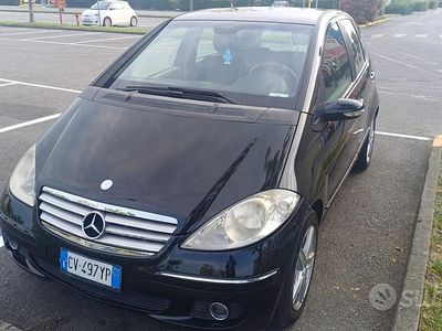 Begagnad Mercedes 200 116 HK (85 kW) 2005 Svart Sedan