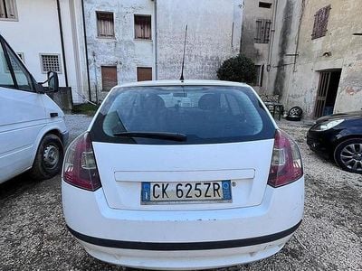 Usata Fiat Stilo 116 CV (85 kW) 2004 Bianco Coupé