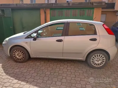Usata Fiat Grande Punto 69 CV (50 kW) 2015 Utilitaria