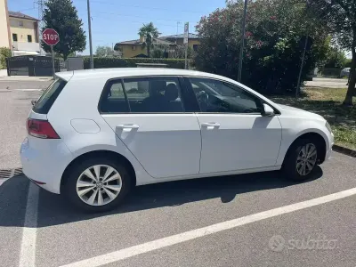 Usata VW Golf VII 110 CV (80 kW) 2016 Bianco Berlina